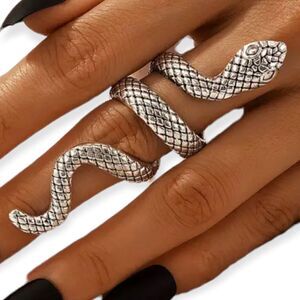 Silver Textured Statement Crawling Serpent Snake Ring  NEW